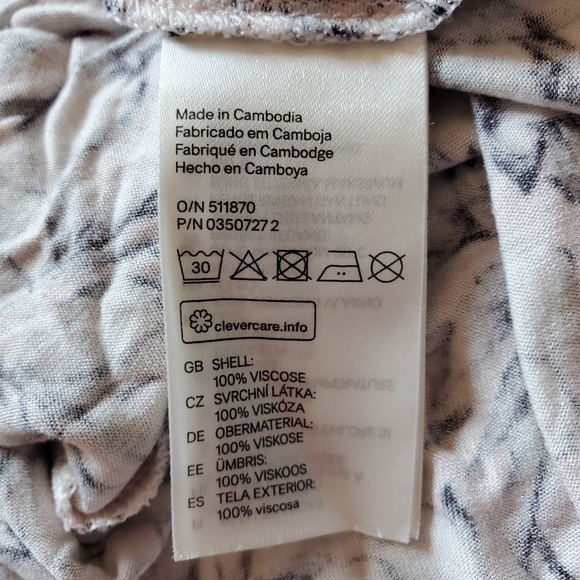 H&M floral flowy t-shirt - Picture 5 of 5